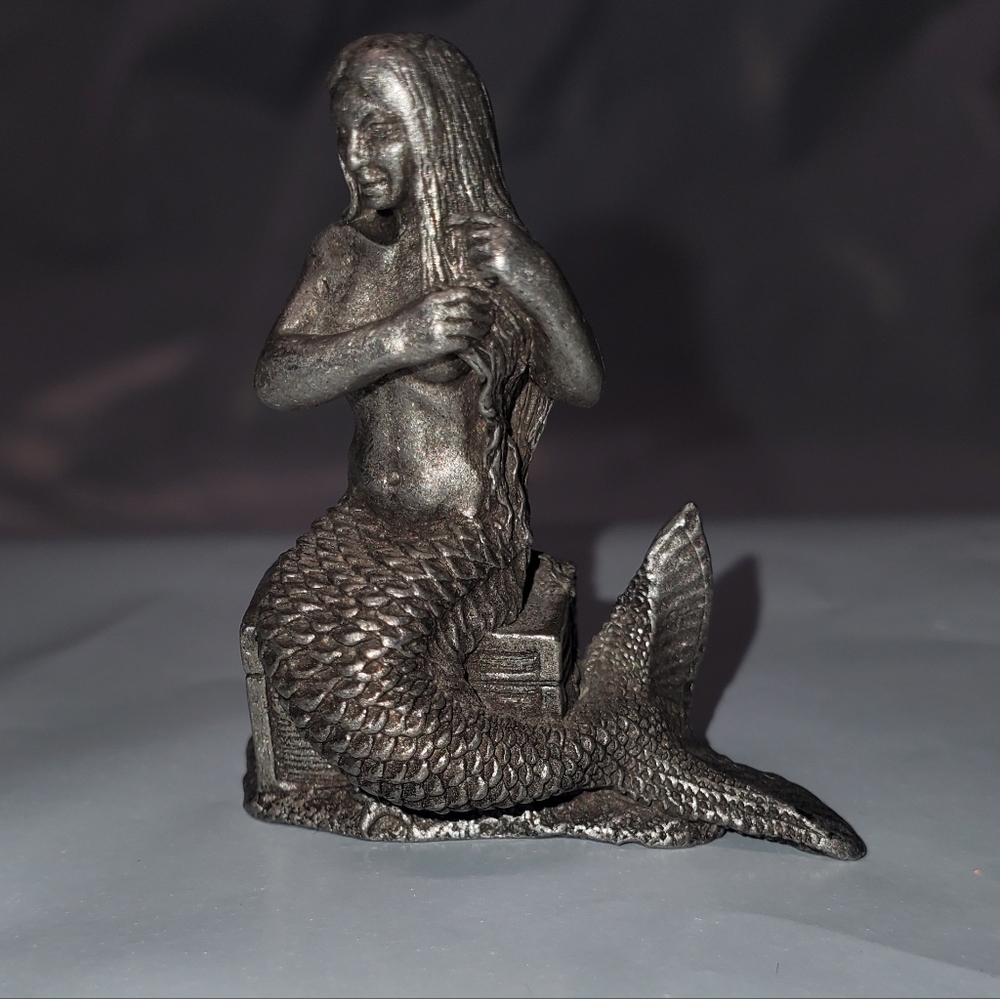 Vintage Partha Pewter MERMAID on Chest 1.5” Figurine Under‎ The Sea Magical 1984